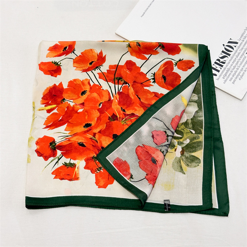 2024. aasta uus stiil elegantne kõrgekvaliteediline trükitud siidisall Korea stiilis mood 70 väikese ruuduga sall, mis sobib igasuguste naiste dekoratiivse salliga