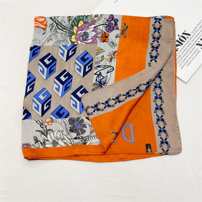 2024. aasta uus stiil elegantne kõrgekvaliteediline trükitud siidisall Korea stiilis mood 70 väikese ruuduga sall, mis sobib igasuguste naiste dekoratiivse salliga