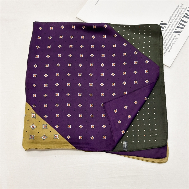 2024. aasta uus stiil elegantne kõrgekvaliteediline trükitud siidisall Korea stiilis mood 70 väikese ruuduga sall, mis sobib igasuguste naiste dekoratiivse salliga