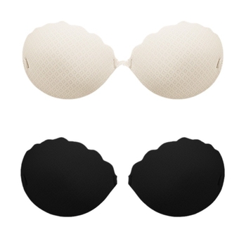 Kaheksa auguga hingav peopesaga rinnakleebis, pruudi eriline pilvetunnetusega hingav kortsudega nähtamatu rinnahoidja, väikese rinnaga ja suure rinnaga kleebiste partii