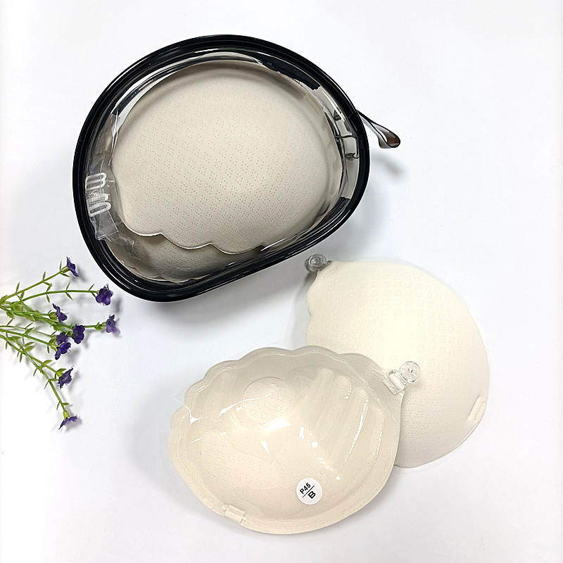 Kaheksa auguga hingav peopesaga rinnakleebis, pruudi eriline pilvetunnetusega hingav kortsudega nähtamatu rinnahoidja, väikese rinnaga ja suure rinnaga kleebiste partii