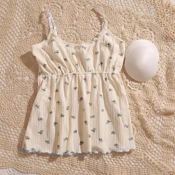 Γυναικείο σετ πιτζάμες Άνοιξη/Καλοκαίρι, τεσσάρων τεμαχίων, με φλοράλ στάμπα, μονόχρωμο, ριγέ mesh σε κόκκινο χρώμα με επένδυση στήθους, κατάλληλο για εξωτερικούς χώρους και σπίτι.