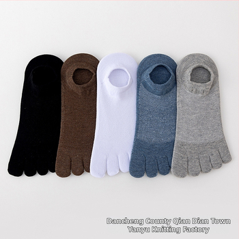 Dešimt porų nemokamu pristatymu vyriškų nematomų penkių pirštų kojinių vasarinių negilių silikoninių neslystančių vyriškų kojinių su laiveliu, kojinių su pirštais, tiesioginiai pardavimai iš gamyklos.