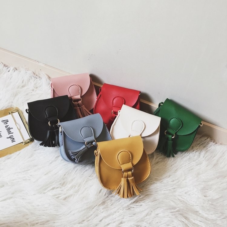 Geantă de umăr uniformă pentru copii, model mini, decorată cu ciucuri, model crossbody