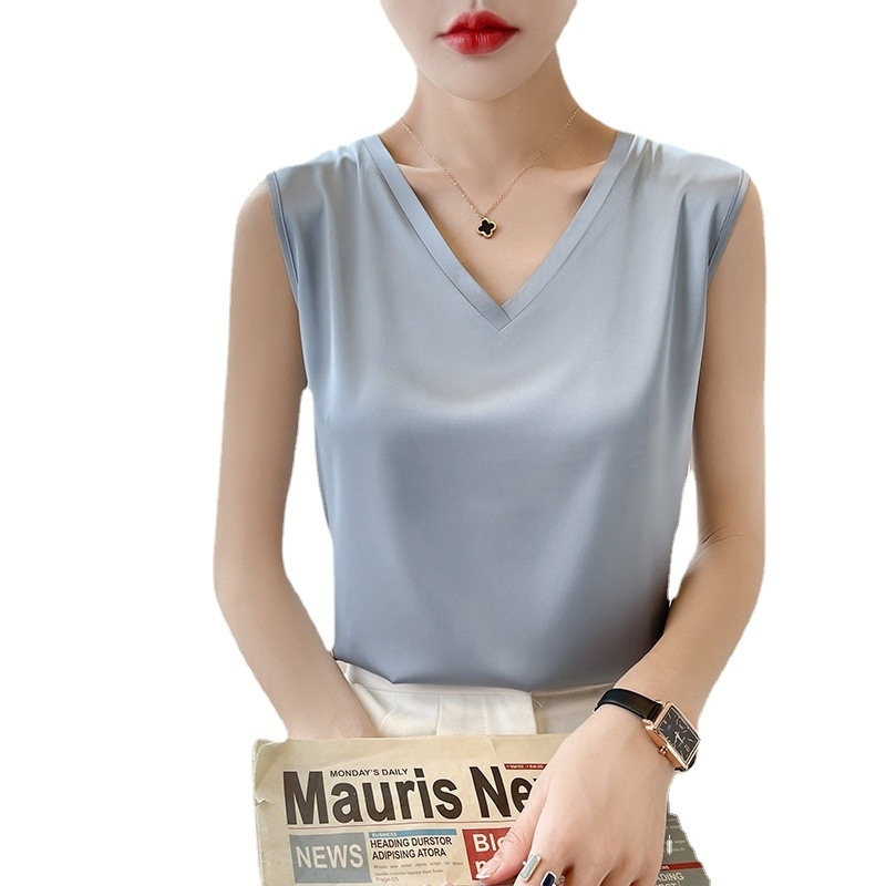 Vasarinė V formos iškirpte atlasinė palaidinė moterims su trumpu laisvu berankoviu kostiumėliu apačioje didelio dydžio palaidinė moterims