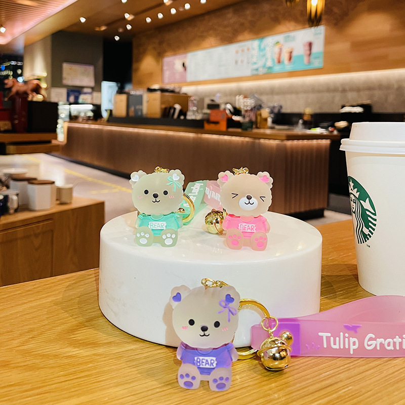 Koomiksiloominguline vaigust kristallkaru autovõtmehoidja ripats isikupärastatud nukukellaga koolikott väike kingitus hulgimüük