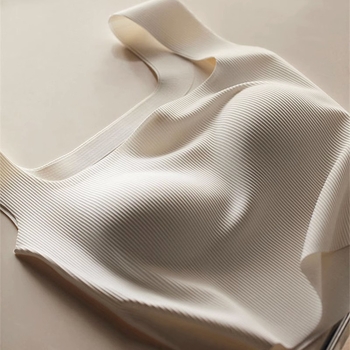 Uus kandilise kraega ja eemaldatava rinnapadjaga naiste suvine kootud lühikeste alumiste särk, ilu seljal