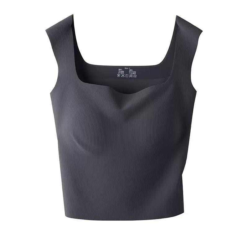 Uus kandilise kraega ja eemaldatava rinnapadjaga naiste suvine kootud lühikeste alumiste särk, ilu seljal