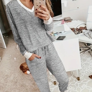 Costume casual europene și americane transfrontaliere toamna și iarna confortabile cu dungi imprimate, haine de casă, topuri și pantaloni de jogging cu mânecă lungă și decolteu în V