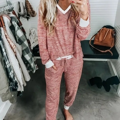 Costume casual europene și americane transfrontaliere toamna și iarna confortabile cu dungi imprimate, haine de casă, topuri și pantaloni de jogging cu mânecă lungă și decolteu în V