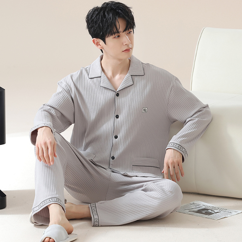 Pavasarinės kvadratinės apykaklės atlapo megztinis ilgomis rankovėmis vyriškos pižamos dryžuotos languotos kasdienės plius dydžio jaunimo namų drabužiai vyrams