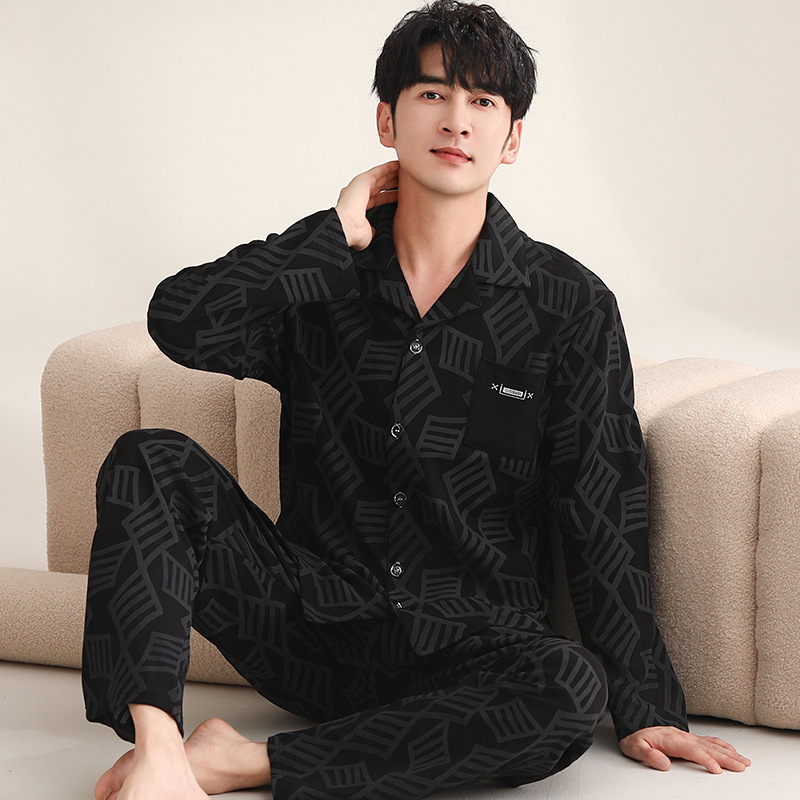 Didmeninė prekyba vyriškomis pavasario ir rudens medvilninėmis ilgomis rankovėmis, kurias galima dėvėti lauke, plius dydžio vyriškas plonas namų kostiumas rudeniui ir žiemai.