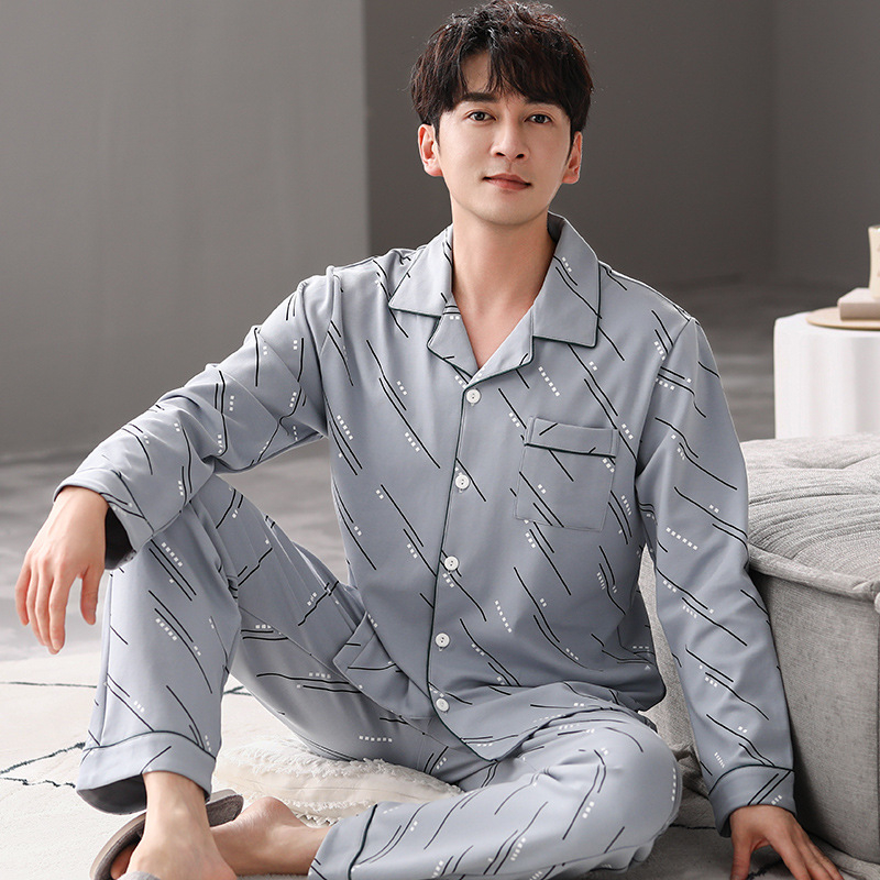 Didmeninė prekyba vyriškomis pavasario ir rudens medvilninėmis ilgomis rankovėmis, kurias galima dėvėti lauke, plius dydžio vyriškas plonas namų kostiumas rudeniui ir žiemai.