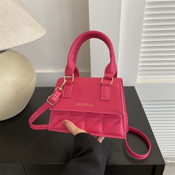 Užsienio prekybos vieno peties maža kvadratinė moteriška rankinė 2025 m. pavasario ir vasaros nauja madinga rankinė-pasiuntinio formos, skirta daugeliui didmeninės prekybos pirkimų