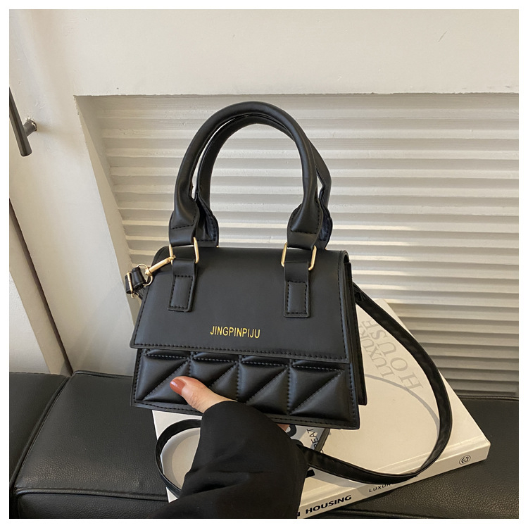 Užsienio prekybos vieno peties maža kvadratinė moteriška rankinė 2025 m. pavasario ir vasaros nauja madinga rankinė-pasiuntinio formos, skirta daugeliui didmeninės prekybos pirkimų