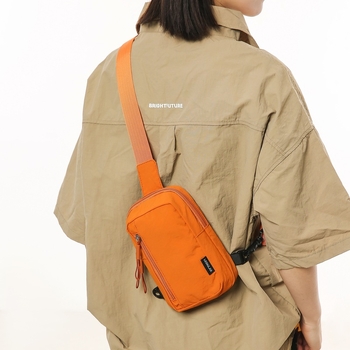 Uus õlakott meestele mini kerge lihtne väike õlakott mobiiltelefoni kott meeste vöökott sportlik ruiying rinnakott