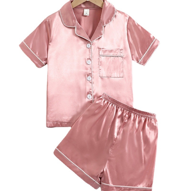 Užsienio prekyba, tarpvalstybinė, vaikiška, vasarinė, trumpomis rankovėmis, vienspalvis kostiumas, imitacinis šilkas, namų drabužiai vidutiniams ir dideliems berniukams bei mergaitėms.