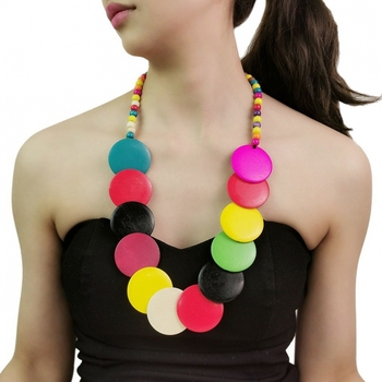 Μποέμικο διασυνοριακό ευρωπαϊκό και αμερικανικό ρετρό μοντέρνο έθνικ στυλ νέο κολιέ με ξύλινες χάντρες, γυναικείο κολιέ με χάντρες σε υπερβολικό χρώμα