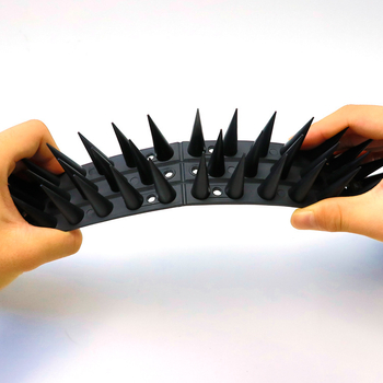 Amazon Черен 3.5CM висок 45CM извит антикотешки трън за задвижване на котка трън улов за котка плаши котка цветна кутия 12 броя антиптичи трън