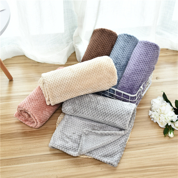 Gyári közvetlen kutyatakaró macskatakaró őszi és téli meleg, vastagított ananász bársony kennelszőnyeg határokon átnyúló nagykereskedelem