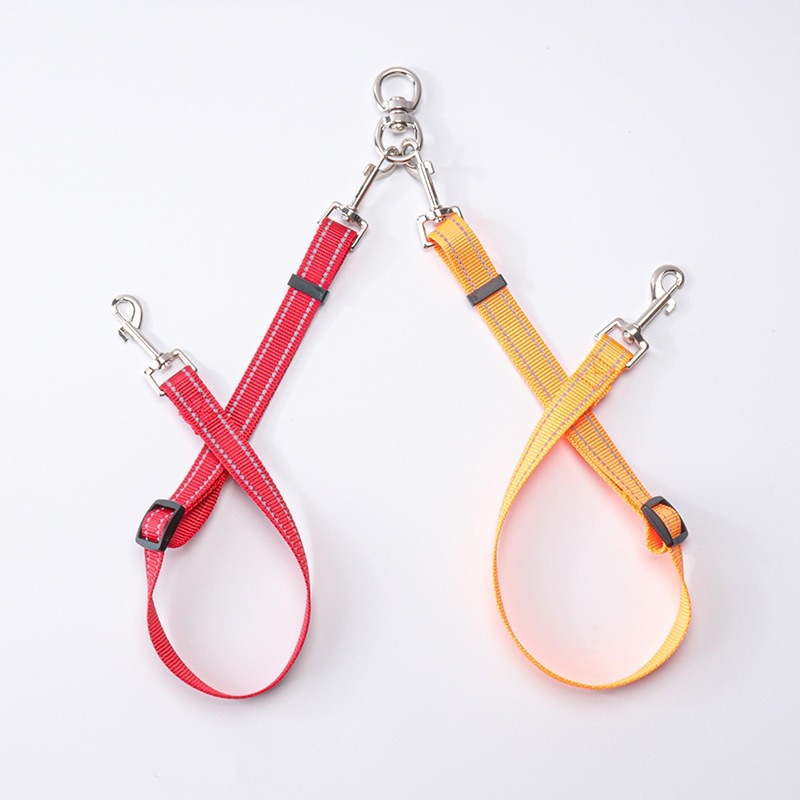 Amazoni piiriülene plahvatuslik kahesuunaline helkurrihm, mis on reguleeritav ilma sasipuntrateta ja eemaldatav 2-ühes mitme koera jaoks.