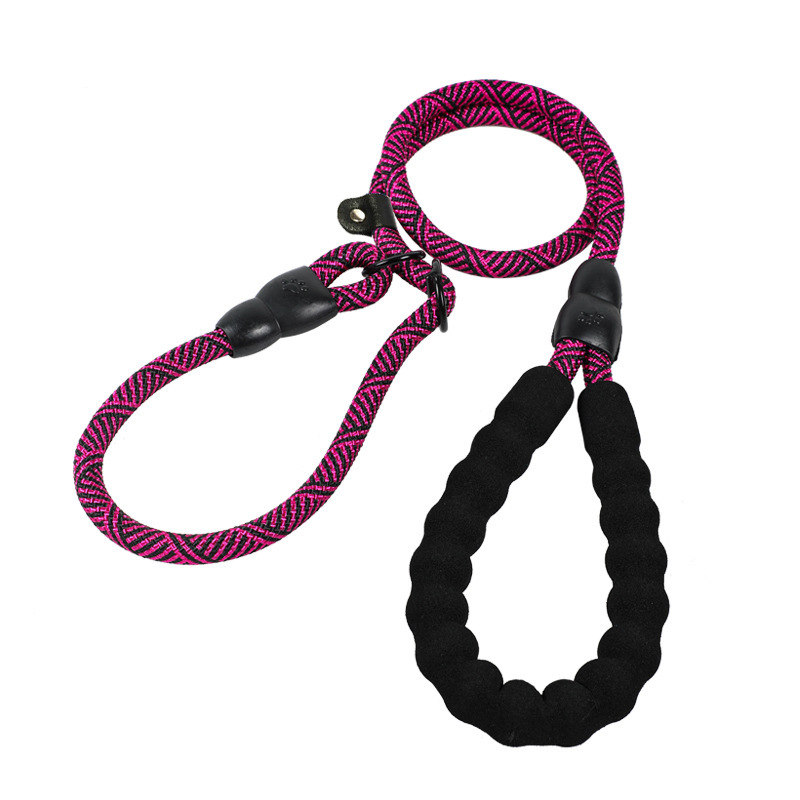 Piiriülene koerakett lemmikloomade jalutusrihm plahvatuskindel integreeritud P-köis P-ketiga õuerihm koerte jalutusrihm keskmistele ja suurtele koertele