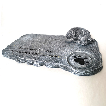 Dirbtinio akmens kačiuko atminimo antkapis, mielas lazerinis užrašas, „pasidaryk pats“ tarpvalstybinis dervos amatų dekoravimas sodui