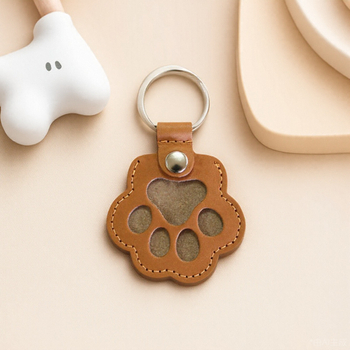 на склад карикатура сладка котка нокът домашен любимец ключодържател многоцветен опционален идентификационен номер на домашен любимец може да бъде лазерно надпис