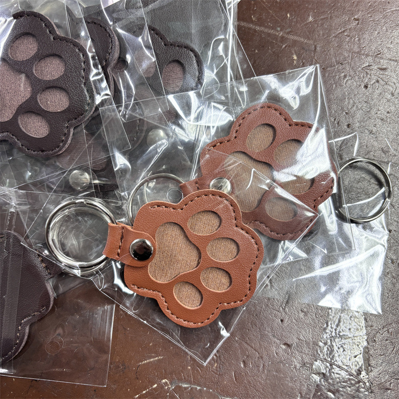 на склад карикатура сладка котка нокът домашен любимец ключодържател многоцветен опционален идентификационен номер на домашен любимец може да бъде лазерно надпис