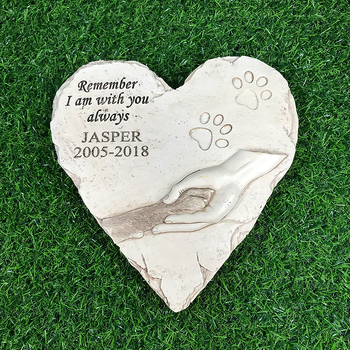 Tarpvalstybinis personalizuotas kūrybingas širdies formos šuniuko atminimo augintinio antkapio dervos amatų lauko dekoravimo gamyklos tiekimas