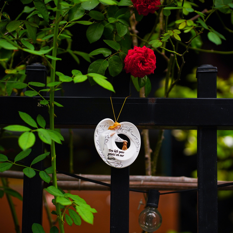 Europietiškas kūrybingas naujas gyvūnų šuniuko paminklas angelo pakabukas lauko kiemo sodo pakabukas dervos amatai