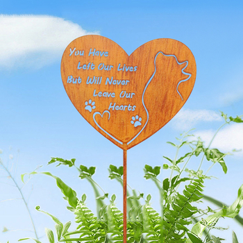 Naujas tarpvalstybinis geležinis katės ir šuns memorialas su įskiepiu, lauko vejos dekoracija, pamestas šuo, katė, augintinis, metalinis antkapis