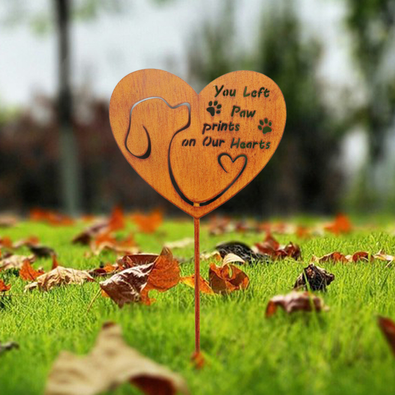 Naujas tarpvalstybinis geležinis katės ir šuns memorialas su įskiepiu, lauko vejos dekoracija, pamestas šuo, katė, augintinis, metalinis antkapis