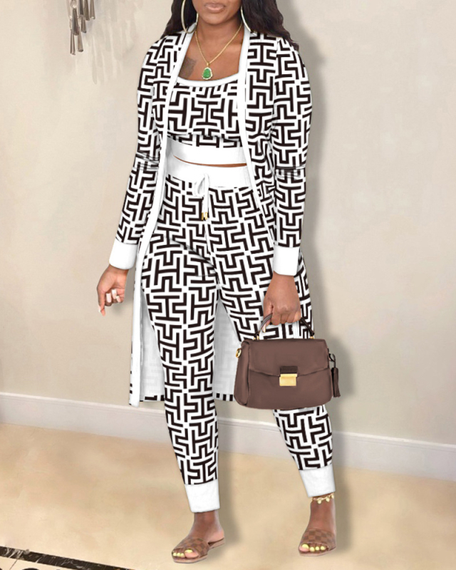 Trojdielna súprava z potlačeného topu a kabáta