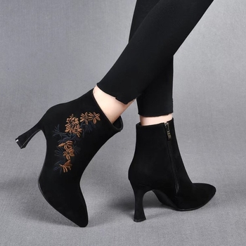 2024 Toamna și iarna nouă Cizme Martin cu vârf brodate pentru femei, cizme cu toc înalt, cizme mici și scurte, cizme subțiri cu toc subțire