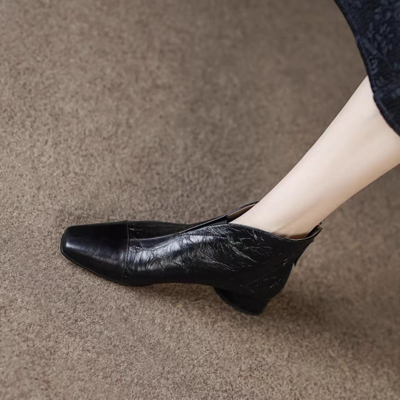 Minkštos odos, patogūs, kvadratiniai, žemo kulno, madingi moteriški aulinukai, 2024 m. žiemos nauji, prancūziški, trumpi aulinukai su užtrauktuku gale.