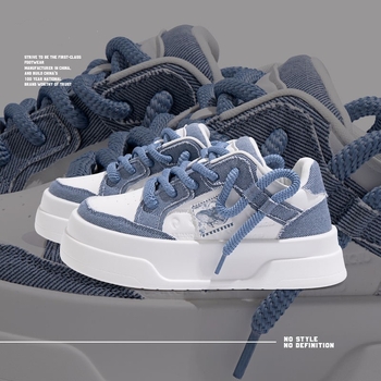 Universal Denim Μπλε Αθλητικά Παπούτσια για Γυναίκες 2025 Καλοκαιρινά Νέα Μόδα Γυναικεία Παπούτσια Πρωτότυπα Χοντρή Σόλα που Ενισχύει Ευέλικτα Λευκά Παπούτσια
