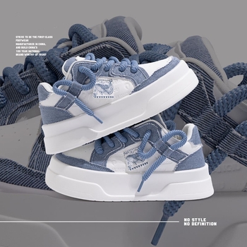 Universal Denim Μπλε Αθλητικά Παπούτσια για Γυναίκες 2025 Καλοκαιρινά Νέα Μόδα Γυναικεία Παπούτσια Πρωτότυπα Χοντρή Σόλα που Ενισχύει Ευέλικτα Λευκά Παπούτσια