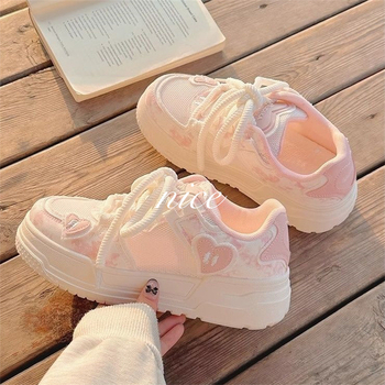 Καλοκαιρινά λευκά παπούτσια για γυναίκες, αναπνεύσιμα παπούτσια από πλέγμα 2025 Νέα ευέλικτα ροζ παπούτσια με χοντρή σόλα, φούστες και αθλητικά αθλητικά παπούτσια