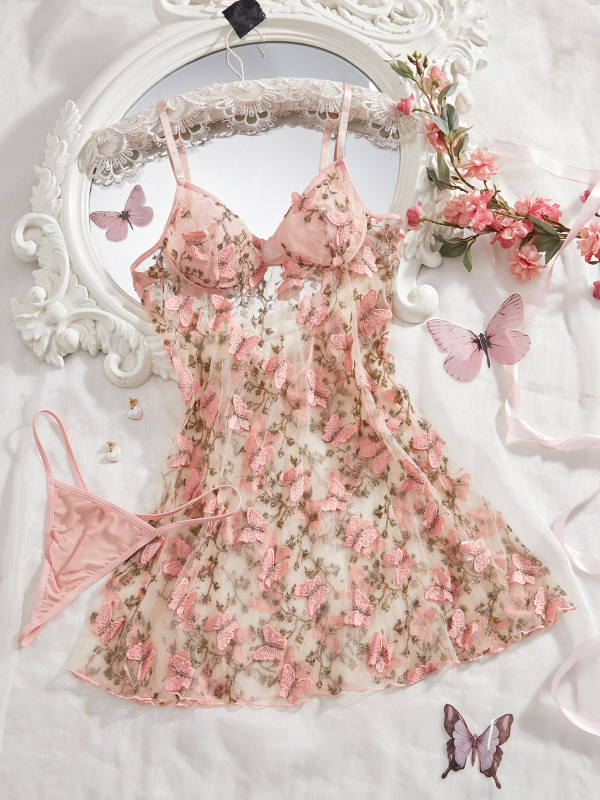 Mielos merginos tyro geismo seksualios artimosios, išskirtinis drugeliu siuvinėtas petnešų sijonas, permatomi seksualūs naktinukai ir apatiniai.