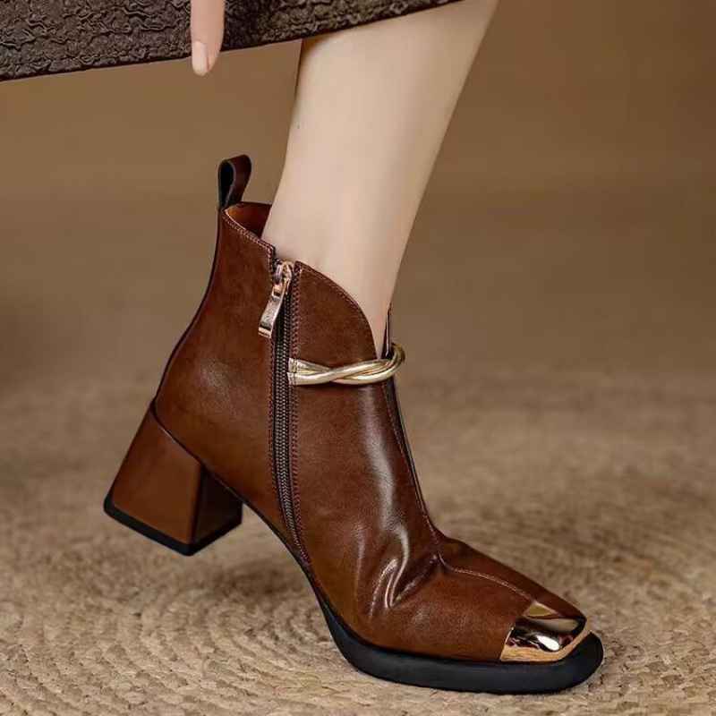 2024 Toamna și iarna nouă Cizme Martins cu vârf pătrat metalic pentru femei Cizme scurte cu toc gros pentru femei Cizme cu toc scurt și toc înalt