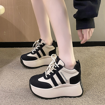 Αθλητικά παπούτσια κορεάτικου στιλ που αυξάνουν το ύψος του 2025, νέο μοντέλο για μικροκαμωμένα άτομα, ευέλικτα ρετρό αθλητικά παπούτσια με πλατφόρμα και χοντρή σόλα.