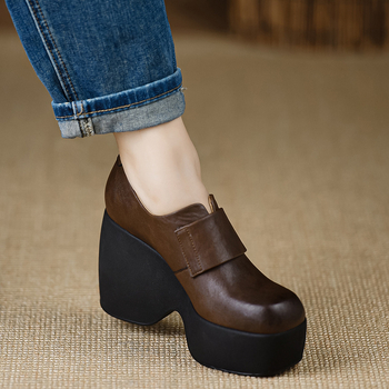 Šanchajaus „Jiejie“ rudens ir žiemos nauji storo dugno storo kulno bateliai, europietiško ir amerikietiško stiliaus nišinio dizaino kvadratinės galvos asmenybės dirbtinės odos moteriški batai