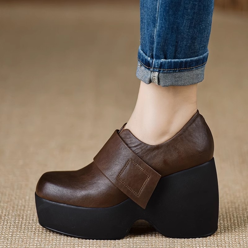 Šanchajaus „Jiejie“ rudens ir žiemos nauji storo dugno storo kulno bateliai, europietiško ir amerikietiško stiliaus nišinio dizaino kvadratinės galvos asmenybės dirbtinės odos moteriški batai