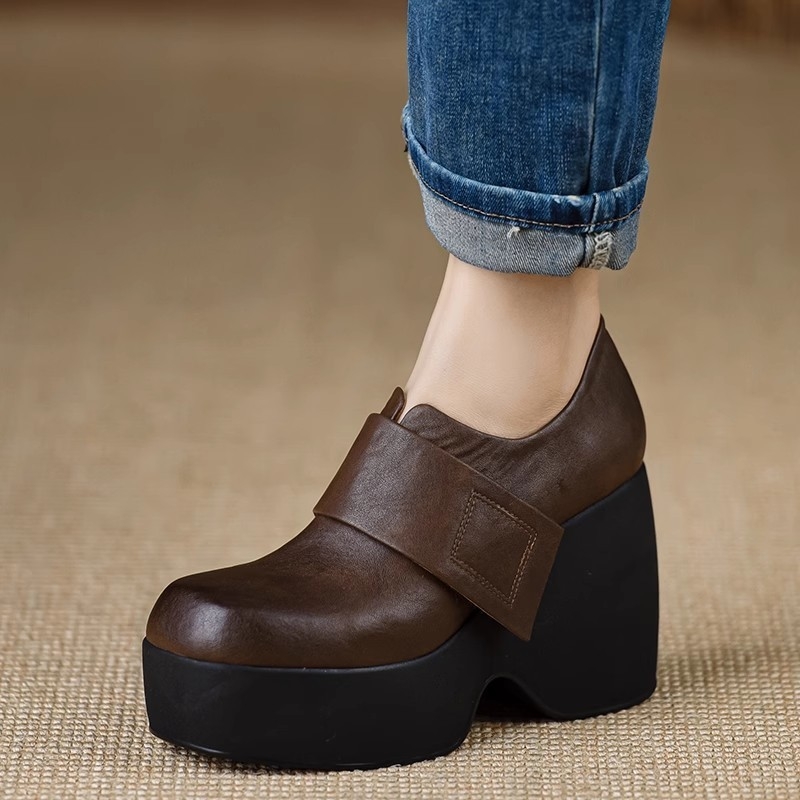 Šanchajaus „Jiejie“ rudens ir žiemos nauji storo dugno storo kulno bateliai, europietiško ir amerikietiško stiliaus nišinio dizaino kvadratinės galvos asmenybės dirbtinės odos moteriški batai