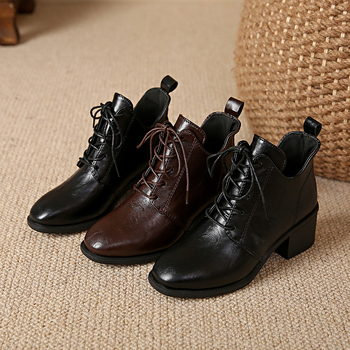 Čizme velikih veličina za vanjsku trgovinu, jesen 2025., nove britanske čizme na vezanje, špicaste vrhove, debele pete, kratke čizme za žene