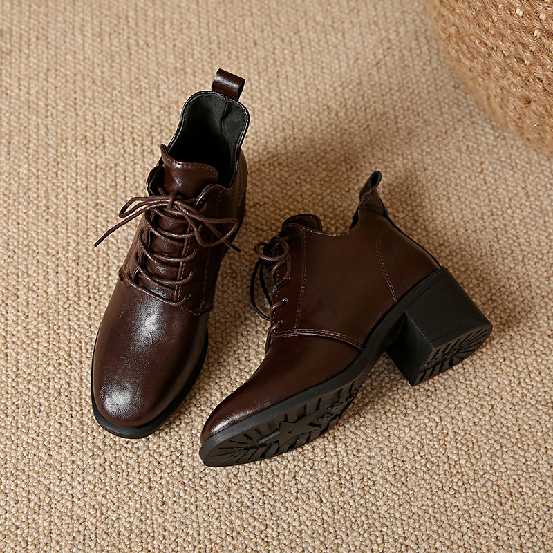 Čizme velikih veličina za vanjsku trgovinu, jesen 2025., nove britanske čizme na vezanje, špicaste vrhove, debele pete, kratke čizme za žene