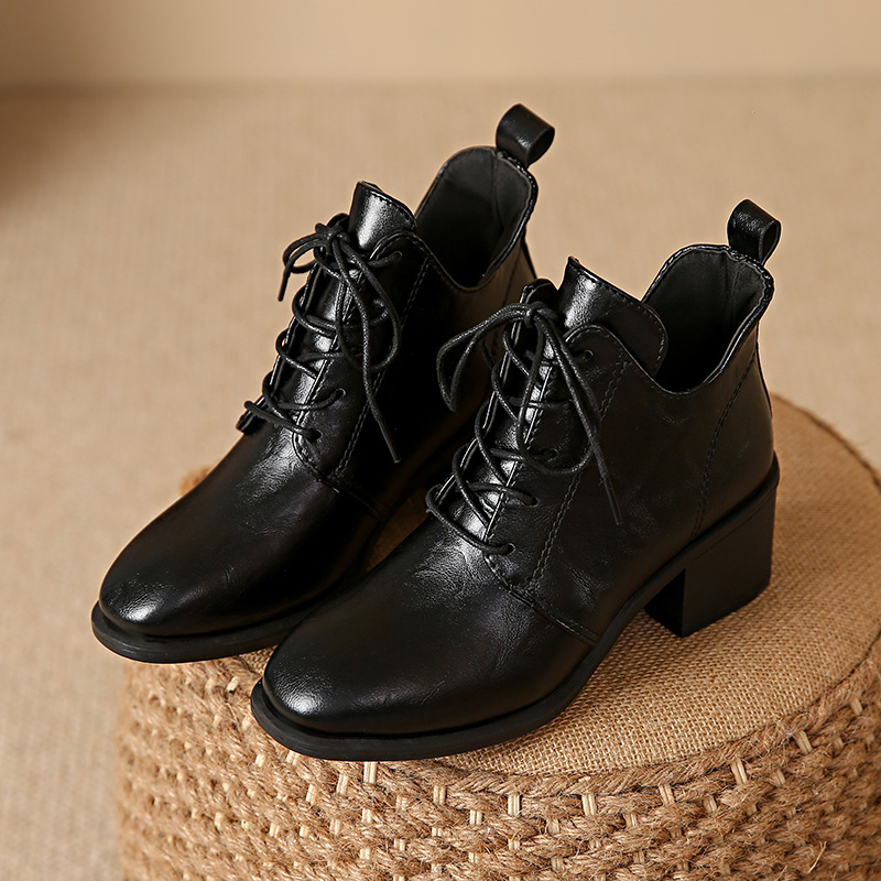 Čizme velikih veličina za vanjsku trgovinu, jesen 2025., nove britanske čizme na vezanje, špicaste vrhove, debele pete, kratke čizme za žene