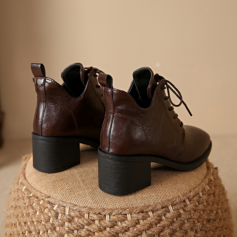 Čizme velikih veličina za vanjsku trgovinu, jesen 2025., nove britanske čizme na vezanje, špicaste vrhove, debele pete, kratke čizme za žene