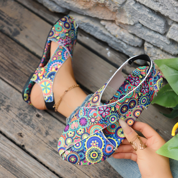 Γυναικεία σανδάλια μεγάλου μεγέθους για γυναίκες, καλοκαίρι 2025, νέα ευρωπαϊκή και αμερικανική μόδα, εθνοτικά τυπωμένα, ξένα είδη εμπορίου, ρωμαϊκού στιλ, φλατ σανδάλια